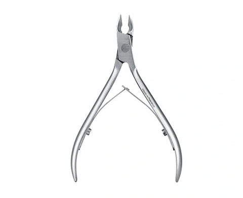 Cuticle scissors
